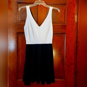 Creamy white and Black dress Sz P